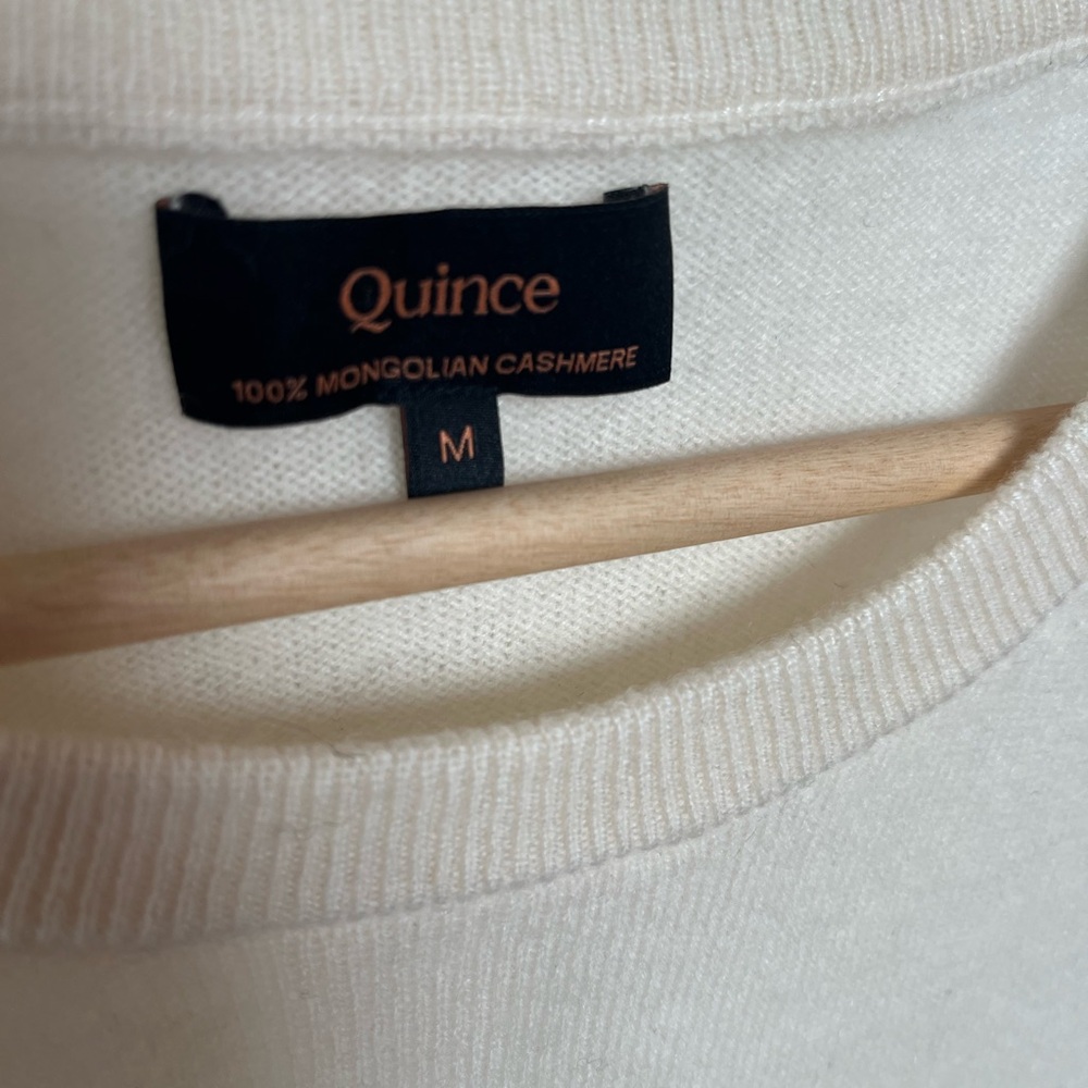 Quince 100% Cashmere Sweater | Cream Crewneck Knit (M) - Picture 2 of 4